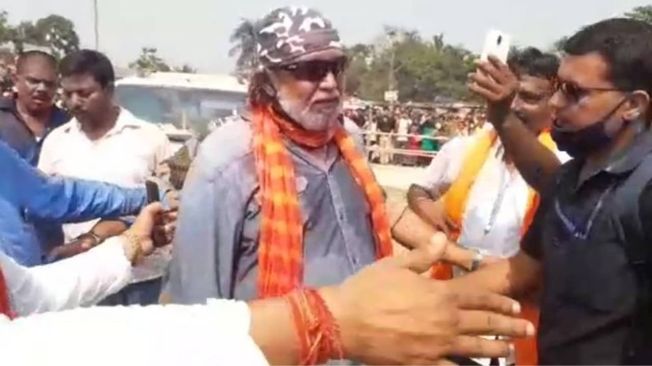 উস্কানিতে পা দিচ্ছেন মানুষ, শীতলকুচি কাণ্ডে মমতাকে নিশানা মিঠুনের