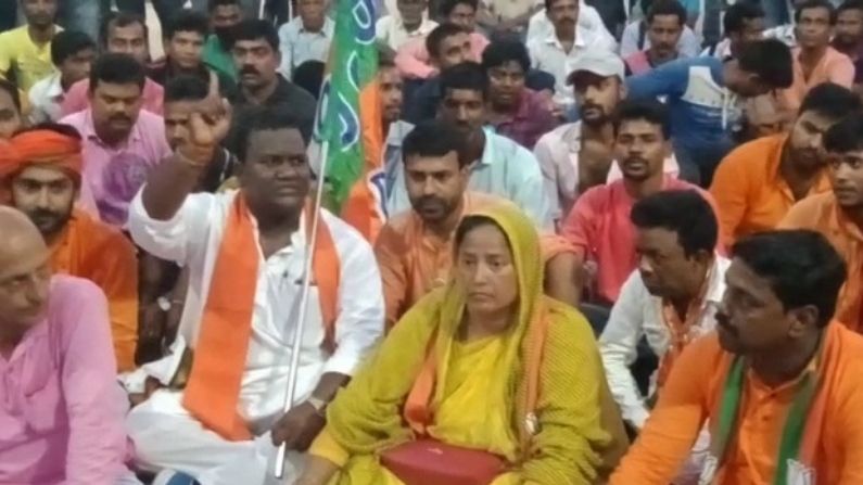 BJP Candidate Mafuja Khatun Is allegedly Attacked by TMC goons