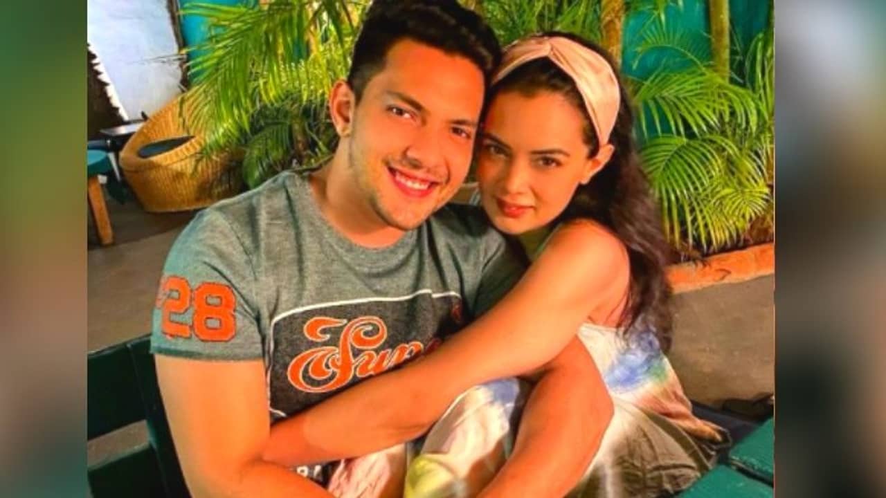 সস্ত্রীক কোভিড আক্রান্ত আদিত্য নারায়ণ, বলিউডে ফের করোনার হানা