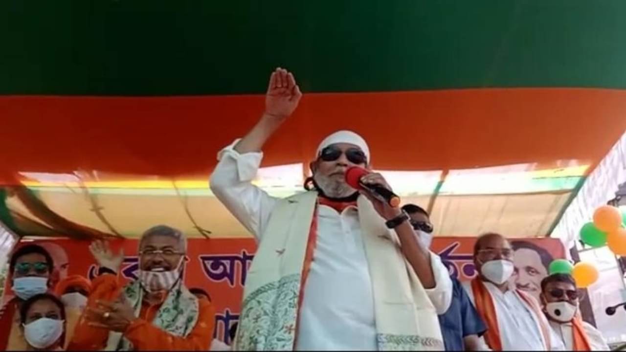 কোভিডের খবর ভুয়ো, বিউলির ডাল আর আলু পোস্ত খেয়ে ছুটি কাটাচ্ছেন মিঠুনদা