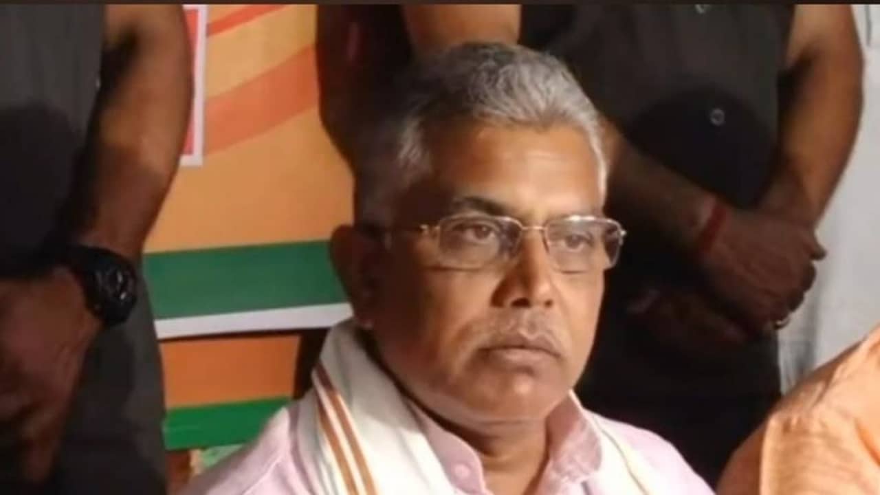 কেন্দ্রের বাঁধ তৈরির টাকা নিয়ে নয়ছয় করেছে রাজ্য, রাজীবের সমর্থনে সুর চড়ল দিলীপের