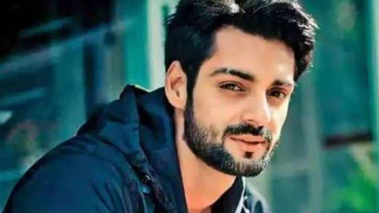 কুম্ভমেলায় ওয়ার্ক ফ্রম হোম চালু করার প্রস্তাব, খুনের হুমকি পেলেন অভিনেতা