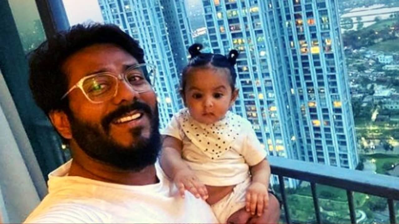 ভিডিয়ো: মা নেই, ছোট্ট ইউভানের উপর টর্চার চালিয়ে গেলেন রাজ