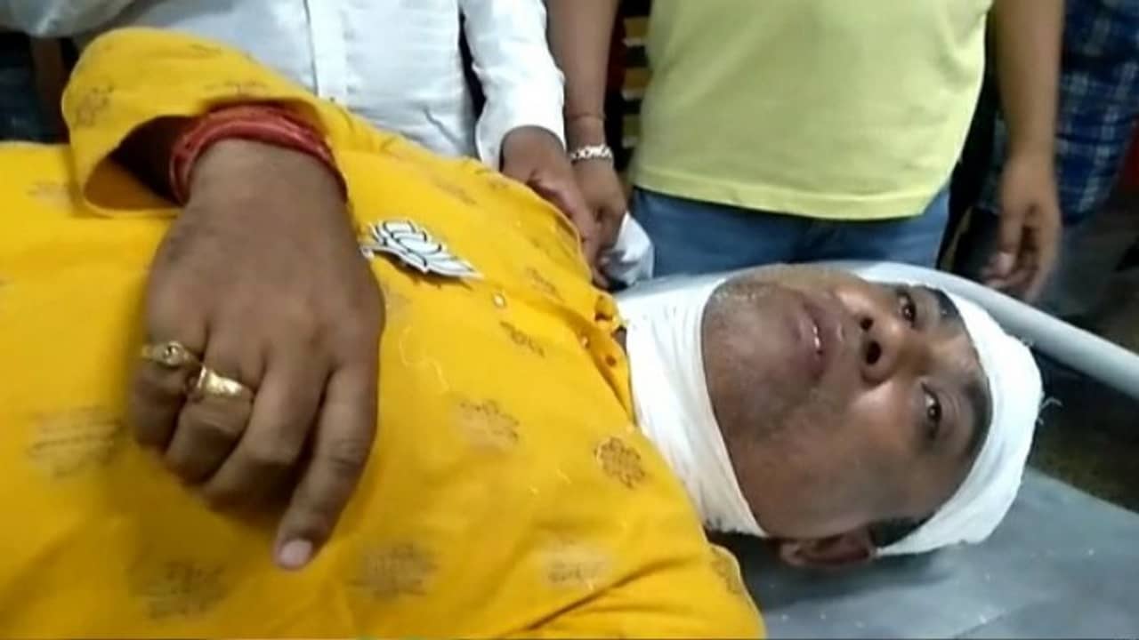 গুলিবিদ্ধ মালদহের বিজেপি প্রার্থী গোপালচন্দ্র সাহা, অভিযোগ তৃণমূল ও কংগ্রেসের বিরুদ্ধে