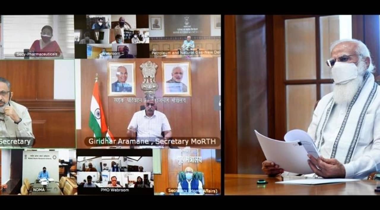 করোনা পরিস্থিতিতে অক্সিজেনের বিপুল চাহিদা, পরিস্থিতি পর্যালোচনায় বৈঠক নমোর