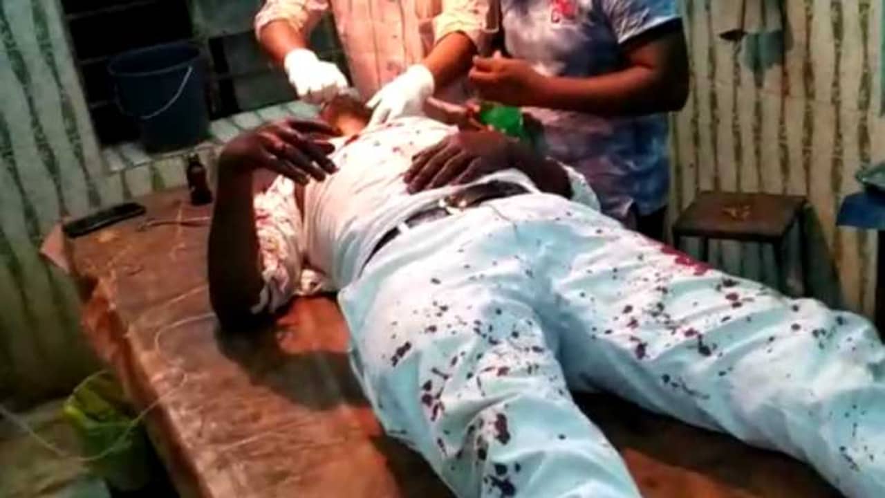 প্রথমে গুলি, পরে চপারের কোপ, নৈহাটিতে আক্রান্ত বিজেপি কর্মী