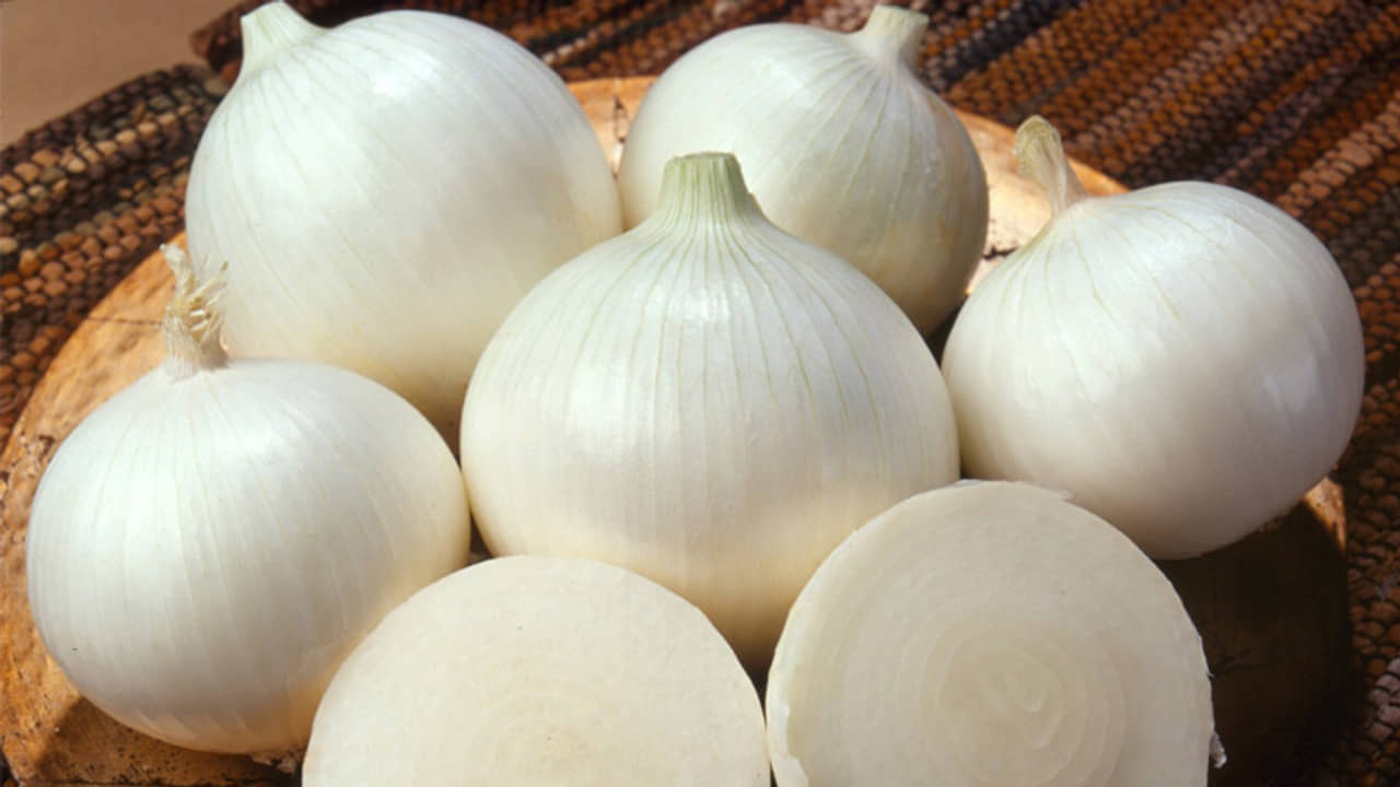 ইমিউনিটি বাড়াতে হোয়াইট অনিয়ন বা সাদা পেঁয়াজের জুড়ি মেলা ভার!