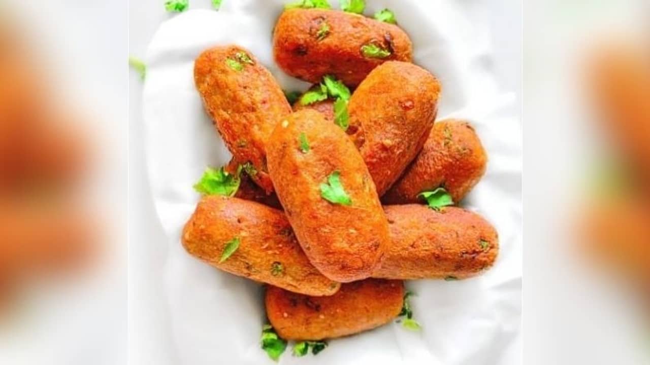 মুখরোচক কিছু খেতে ইচ্ছে করছে, বাড়িতেই বানিয়ে ফেলুন ব্রেড পটেটো রোল