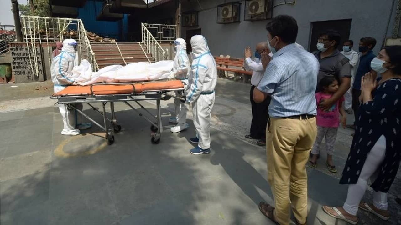 চরম গাফিলতি ৩ রাজ্যে, করোনার দ্বিতীয় ঢেউয়ের কারণ খুঁজল কেন্দ্রীয় দল