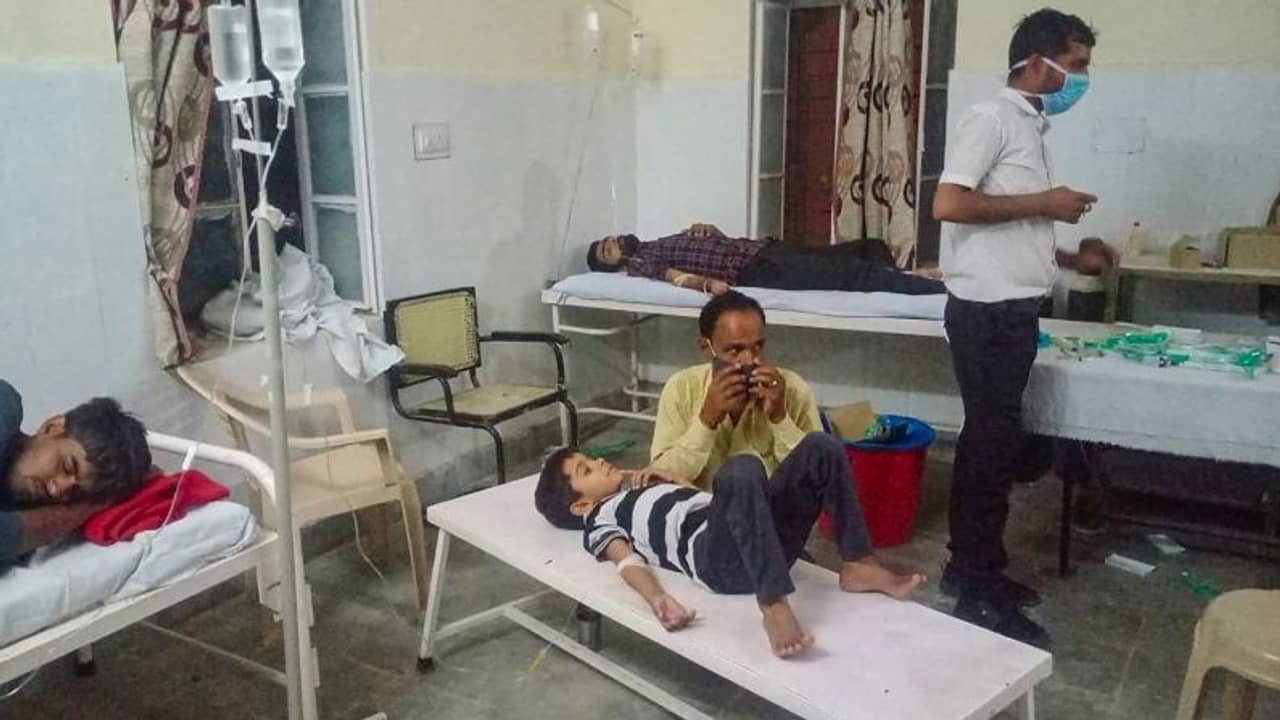 নবরাত্রির উপবাসের পর কুট্টু কা আটা খেয়েই বিষক্রিয়া, হাসপাতালে ভর্তি প্রায় ৪০০ বাসিন্দা