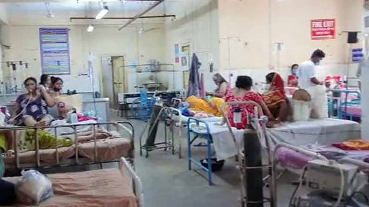 সংক্রমণ রুখতে হিমশিম বাংলা, করোনা রোগীর সঙ্গে একই ওয়ার্ডে বাড়ির লোকও