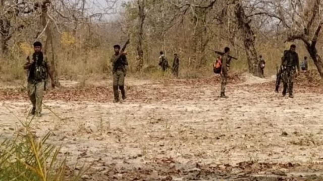 জঙ্গলে ছড়িয়ে ছিটিয়ে পড়ে রয়েছে মৃতদেহ, ছত্তীসগঢ়ে মাওবাদী সংঘর্ষে মৃত ২২ জওয়ান