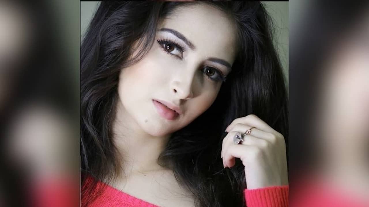 সপরিবারে করোনা আক্রান্ত শ্রীমা, পাশে দাঁড়াল পাড়ার বন্ধুরা