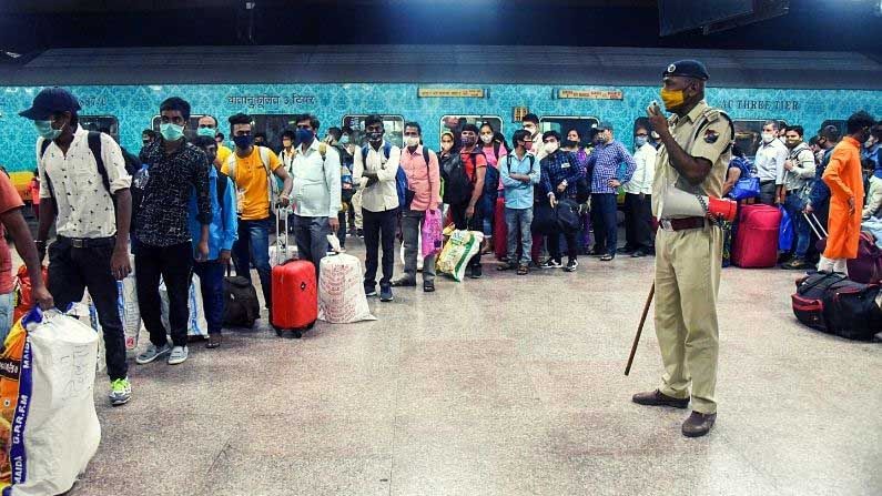 করোনা নিয়ন্ত্রণে লকডাউন-সম নিষেধাজ্ঞা জারি মহারাষ্ট্রে, কী কী খোলা থাকবে আগামী ১৫ দিন?