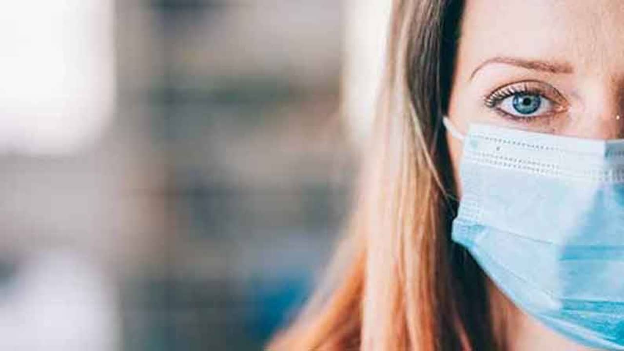 দীর্ঘক্ষণ মাস্কে মুখ ঢাকা, দেখা দিচ্ছে ত্বকের নানা সমস্যা, সমাধানে কী কী করবেন?
