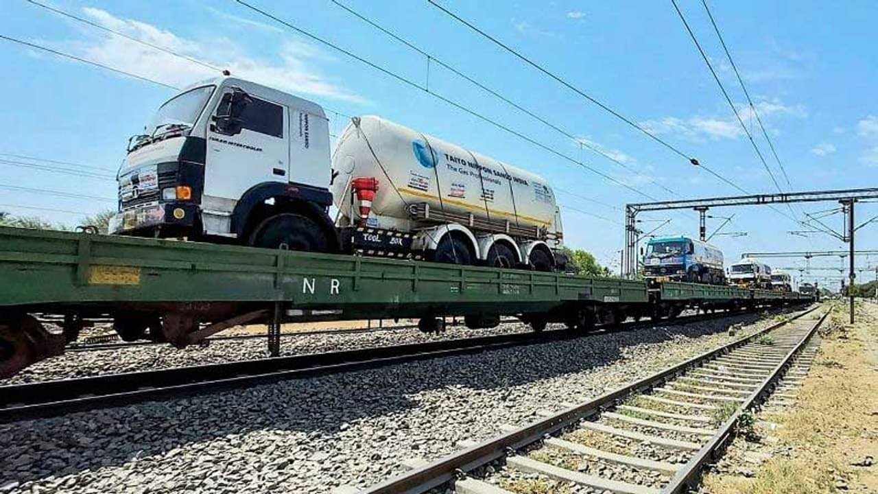 দেশজুড়ে অক্সিজেনের হাহাকার, ঘাটতি মেটাতে কীভাবে সাহায্য করছে কেন্দ্র?