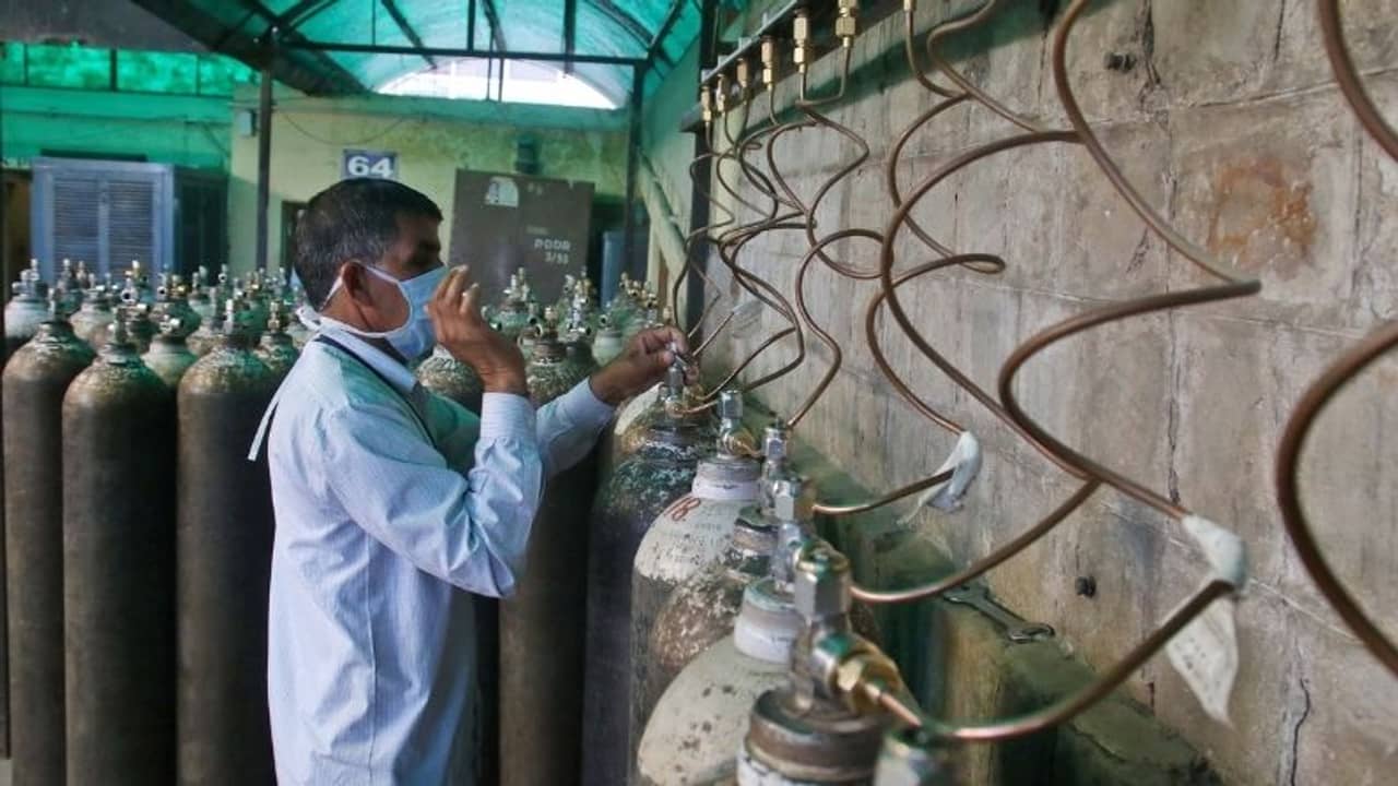 দিল্লির পর হরিয়ানা, অক্সিজেনের অভাবে ২৪ ঘণ্টায় ৩ হাসপাতালে মৃত্যু ১৩ করোনা রোগীর