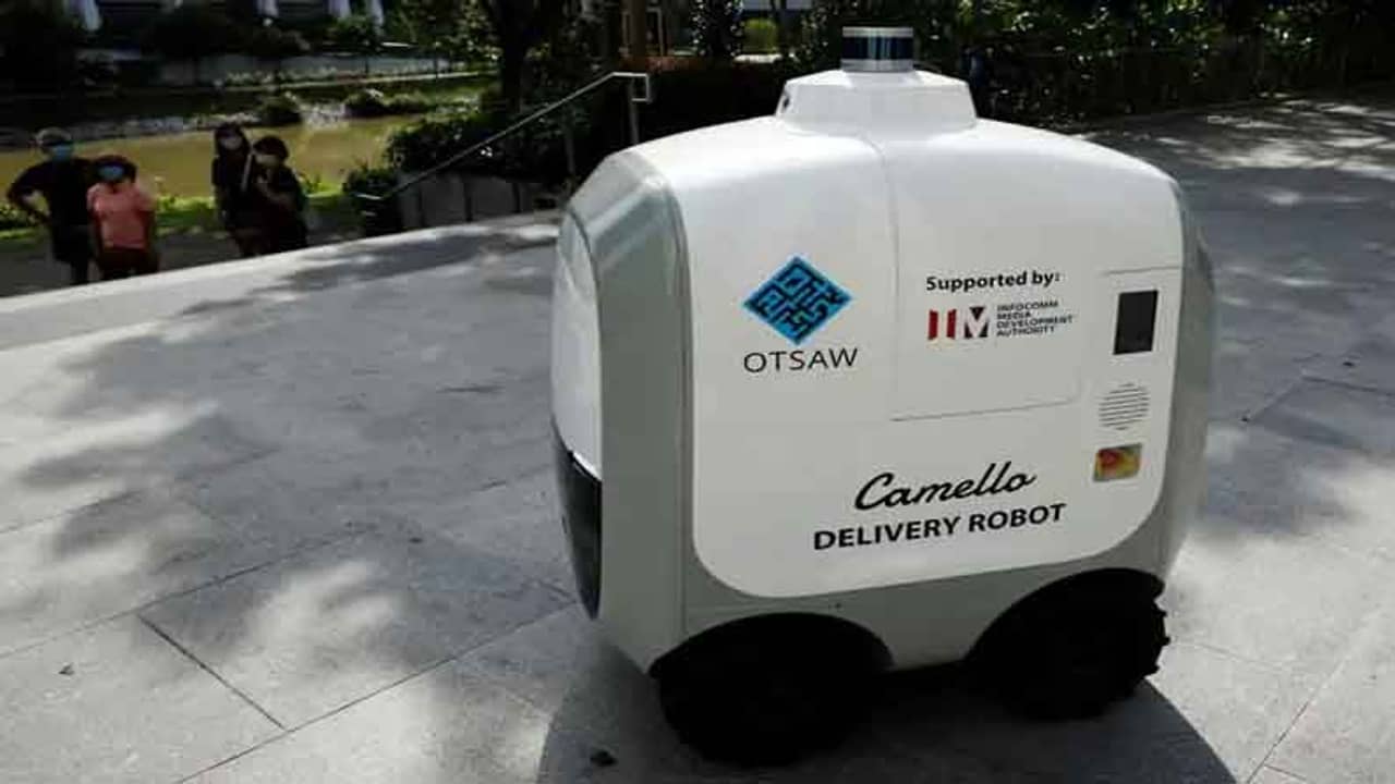 ডিম-দুধ বাড়িতে পৌঁছে দেবে রোবট! করোনা আবহে নতুন উদ্যোগ সিঙ্গাপুরে