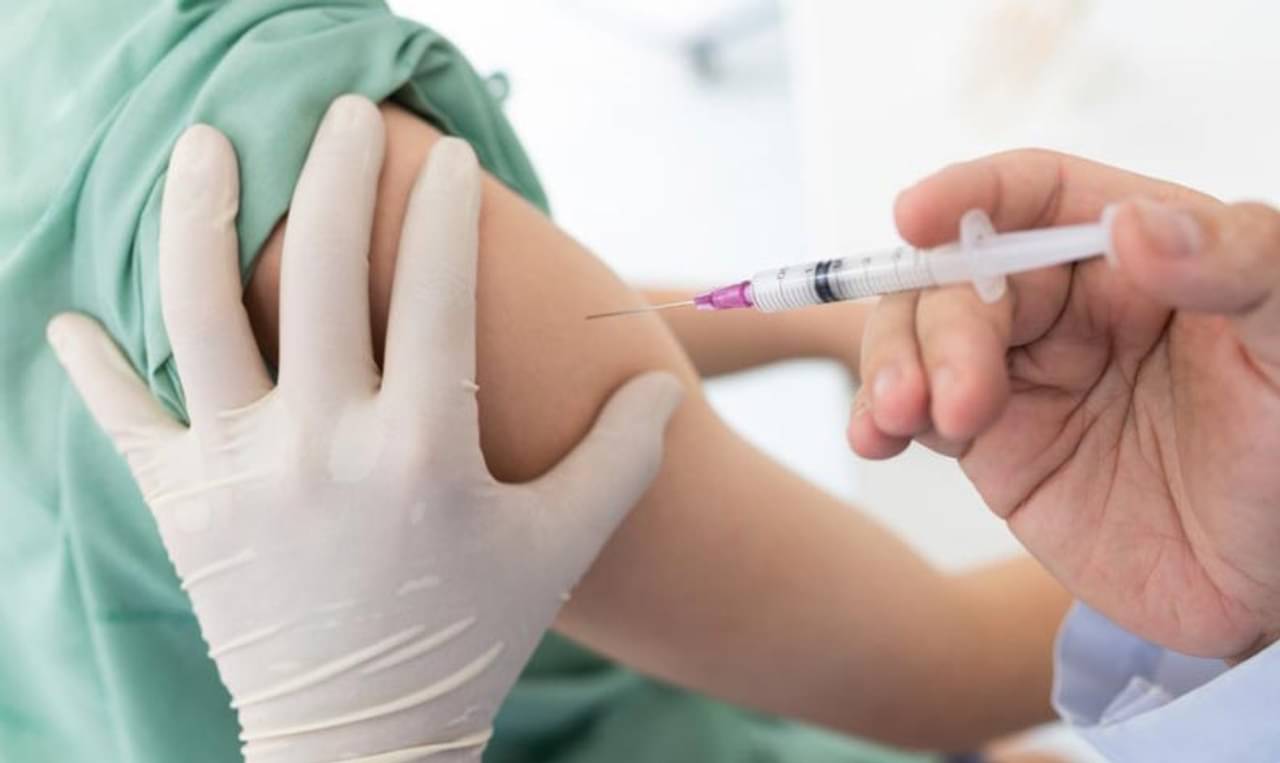 হাতে টিকা নিতে ভয়? দেহের এই অংশে করোনা টিকা নিলেও সম্পূর্ণ সুরক্ষিত থাকবেন আপনি