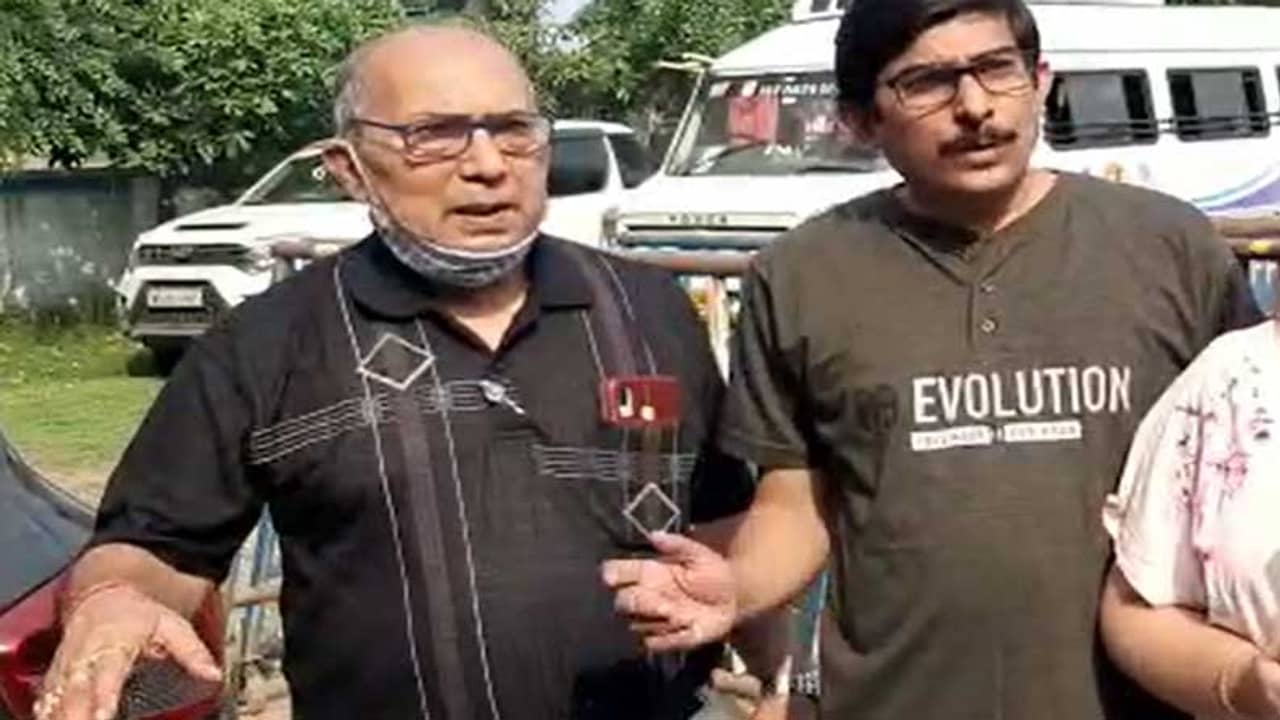 West Bengal Assembly Election 2021 Phase 4: ইভিএমে ফুলের উপর লিউকোপ্লাস্ট! হতভম্ব ভোটার