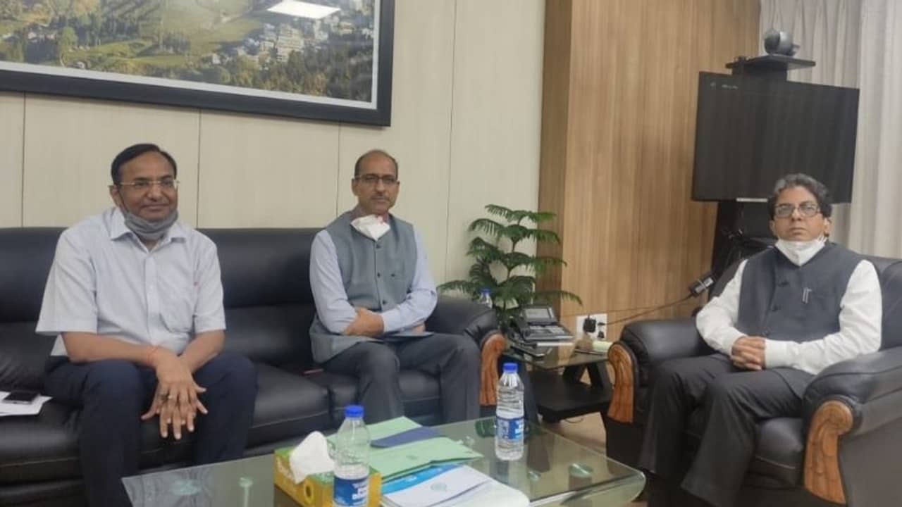 রাজ্যের নতুন মুখ্যসচিব হলেন হরিকৃষ্ণ দ্বিবেদী, অবসর নিলেও বড় পদ পাচ্ছেন আলাপন