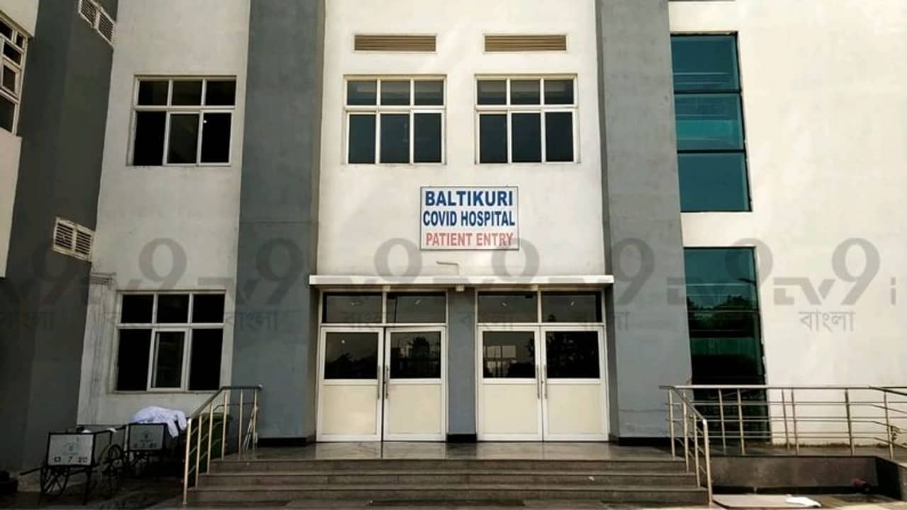 মদ্যপ স্বাস্থ্যকর্মীদের মধ্যে বচসা-হাতাহাতির জেরে বন্ধ পরিষেবা, কোভিড ওয়ার্ডে জমেছে বাথরুমের জল, যত্রতত্র ছড়িয়ে পিপিইকিট!