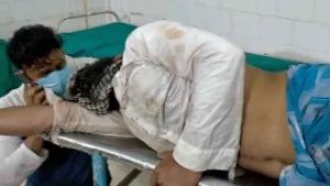 বিজয়োল্লাসে বাজি ফাটানোয় রাস্তায় ফেলে তৃণমূল কর্মীদের কোপানোর অভিযোগ, উত্তপ্ত বর্ধমান 