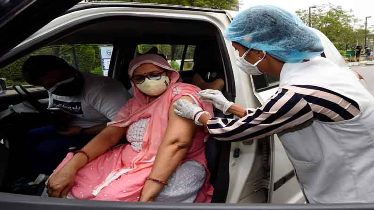 রক্ত জমাট বাঁধার ঘটনা অত্যন্ত কম, ভ্যাকসিনকে ফুল মার্কস বিশেষজ্ঞ দলের