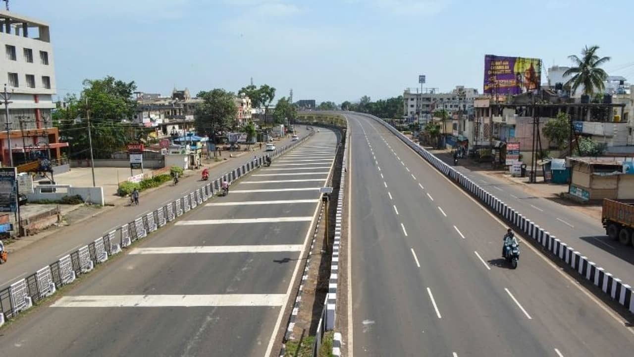 সংক্রমণের ভয়ে অসমে বাড়ল কার্ফুর মেয়াদ, দুপুর থেকেই বন্ধ থাকবে সমস্ত পরিষেবা