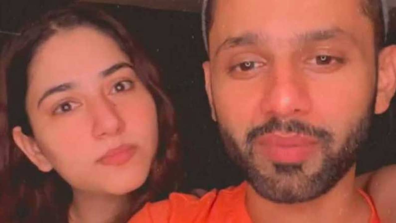 ‘খতড়ো কা খিলাড়ি’তে রাহুলকে যেতে বাধা দিলেন দিশা!