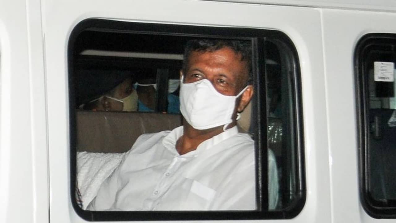 ভুয়ো টিকাকরণের পর্দাফাঁস হতেই নড়েচড়ে বসল পুরসভা, পোর্টাল তৈরির প্রস্তাব স্বাস্থ্যভবনে