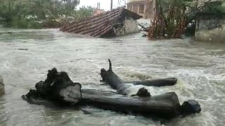 শুনশান গ্রামে বাঁচানোর কেউ ছিল না, জলের তোড়ে ভেসে গেলেন বৃদ্ধ