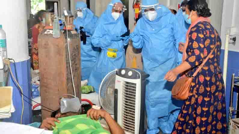 মাত্র চার ঘণ্টায় ২৬ করোনা আক্রান্তের মৃত্যু, অক্সিজেনের অভাব নাকি অন্য কিছু? মাত্র চার ঘণ্টায় ২৬ করোনা আক্রান্তের মৃত্যু, অক্সিজেনের অভাব নাকি অন্য কিছু?