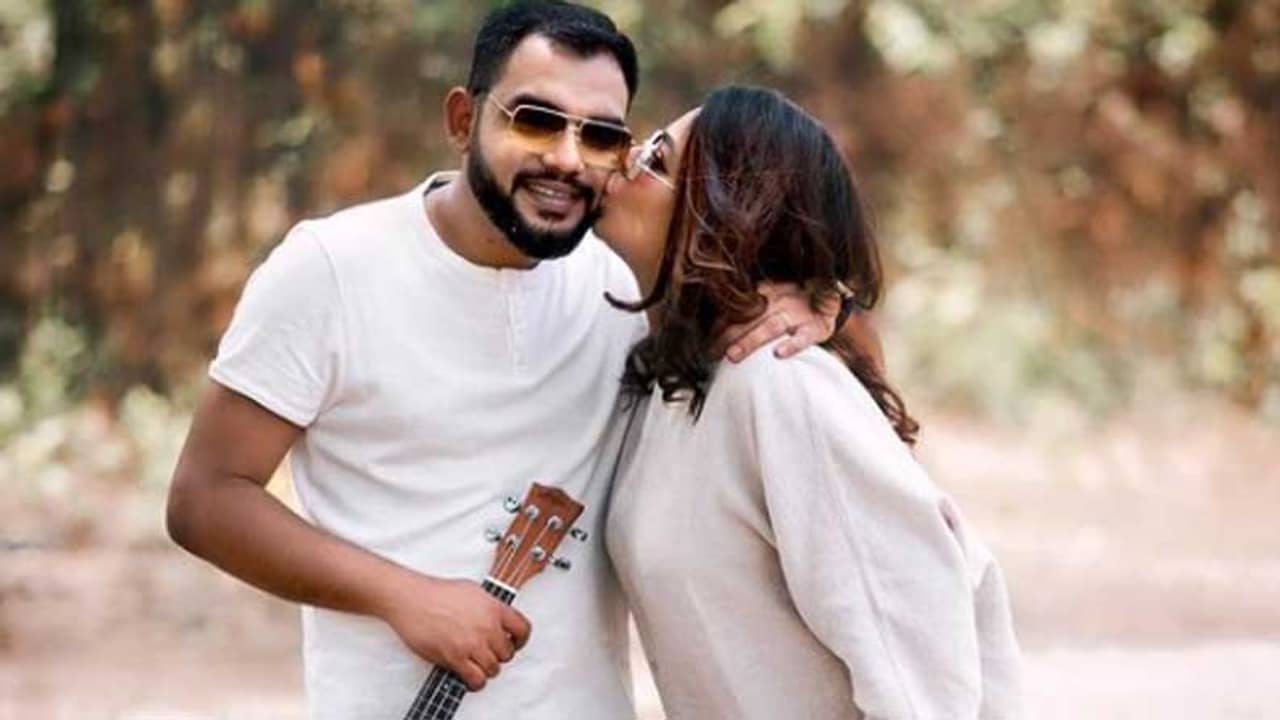 ‘কামিং সুন’, নতুন কী নিয়ে আসছেন ইমন-নীলাঞ্জন?