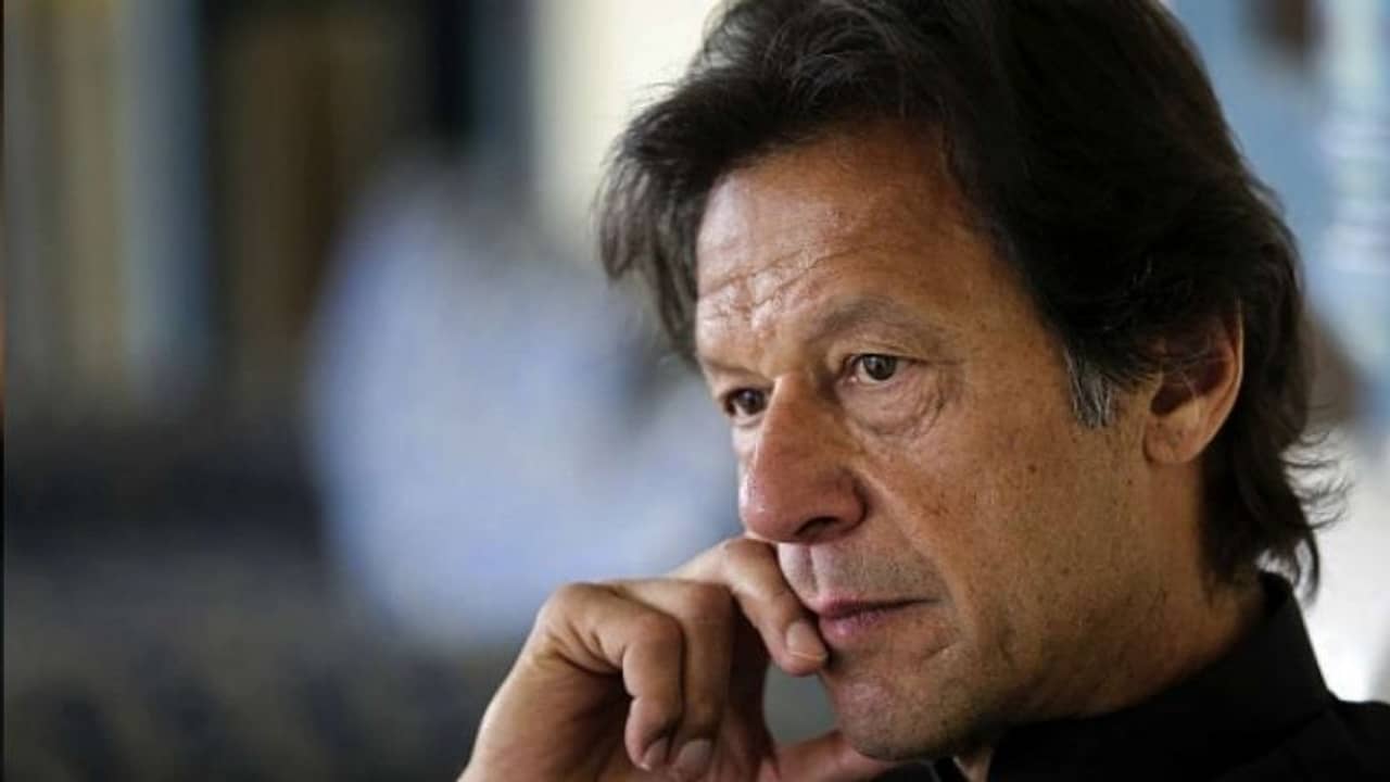 দাম বাড়ল ঘি, আটা, চিনির, আর্থিক অনটন সামাল দিতে হিমশিম খাচ্ছে পাকিস্তান