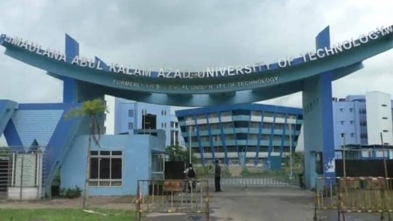 করোনা আবহে সেমেস্টার ফি মুকুব নিয়ে মানবিক সিদ্ধান্ত মাকাউটের