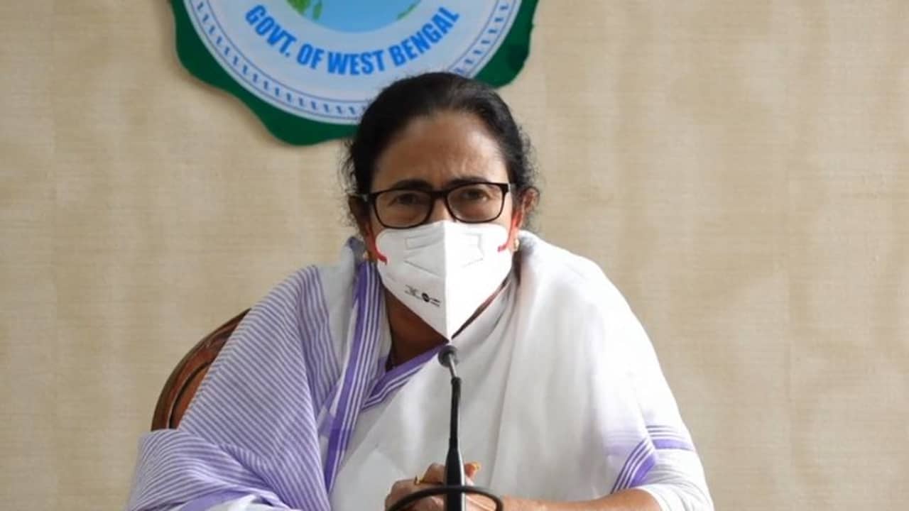 প্রথমে যাবেন সাগরে, এরপর পূর্ব মেদিনীপুরে, ইয়াসের বিপর্যয় বুঝতে লাগাতার বৈঠক মমতার