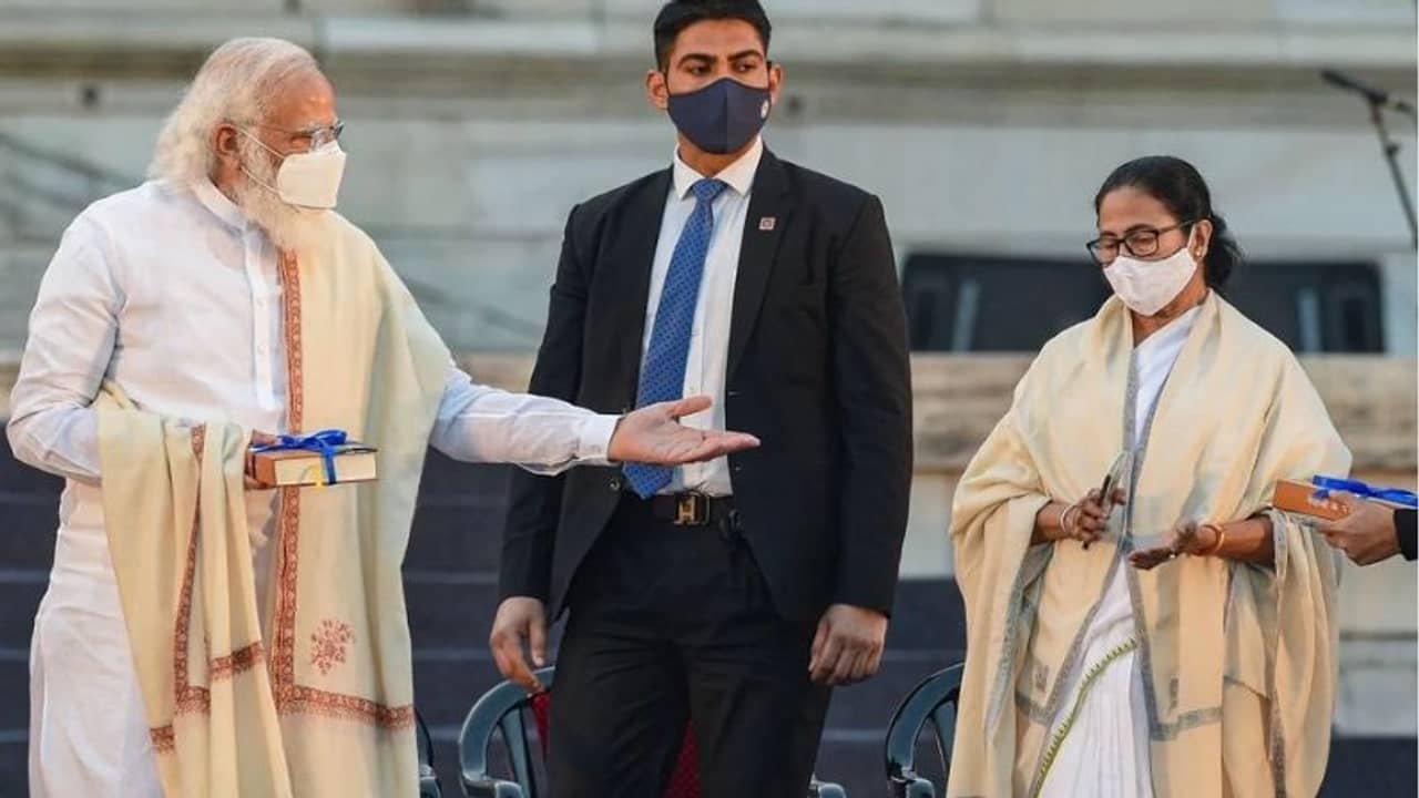 ভোট মিটতেই ফিরল সৌজন্য, দিদিকে জয়ের শুভেচ্ছা জানালেন মোদী