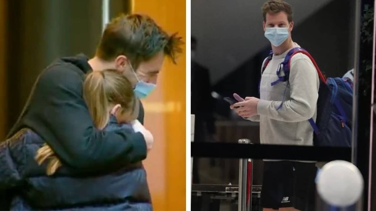 অবশেষে বাড়ি ফিরলেন স্মিথ, কামিন্সরা