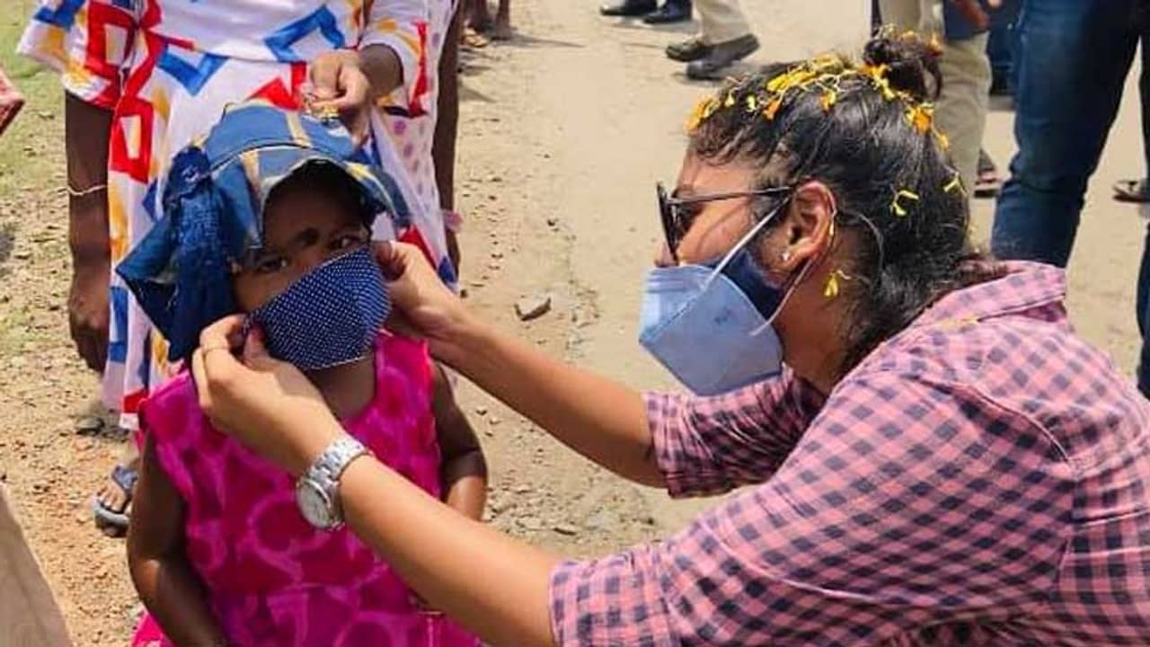 নির্বাচনে হেরেও আসানসোলের পাশে সায়নী, শিশুদের জন্য কী করলেন?