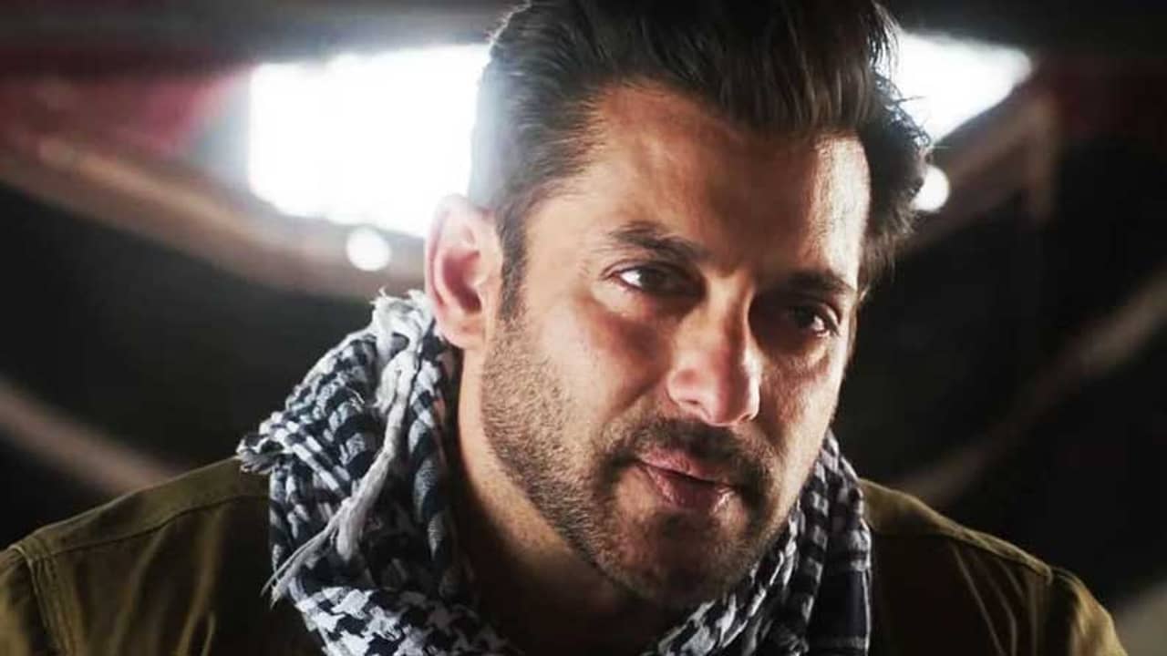 ঈদের দিন কোভিড ভ্যাকসিনের দ্বিতীয় ডোজ নিলেন সলমন