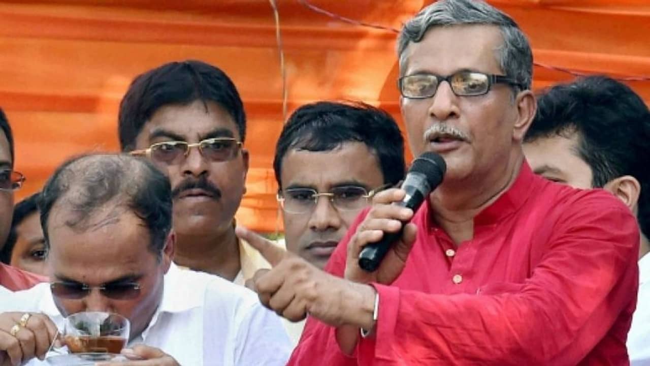 তন্ময় ভট্টাচার্যের বিরুদ্ধে বড় পদক্ষেপ রাজ্য কমিটির, জোট নিয়ে ঝড় উঠল আলিমুদ্দিনে