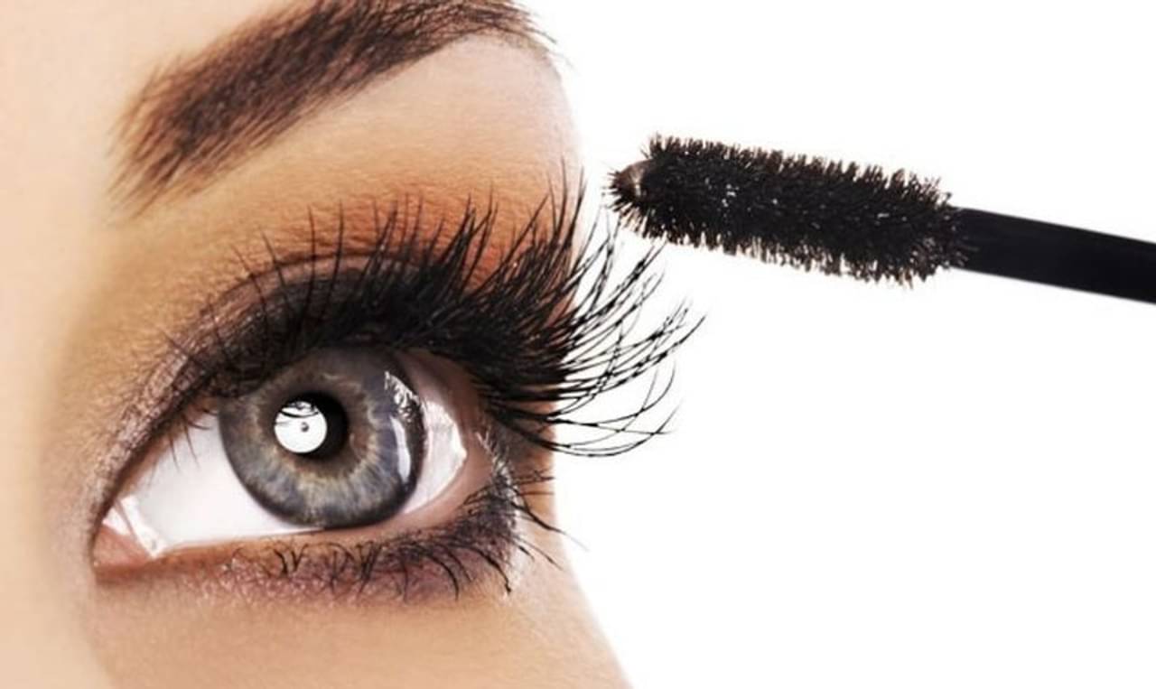 চোখের পাতারও যত্ন নিন, ঘন ও লম্বা করার ঘরোয়া ও সহজ উপায়গুলি জানুন