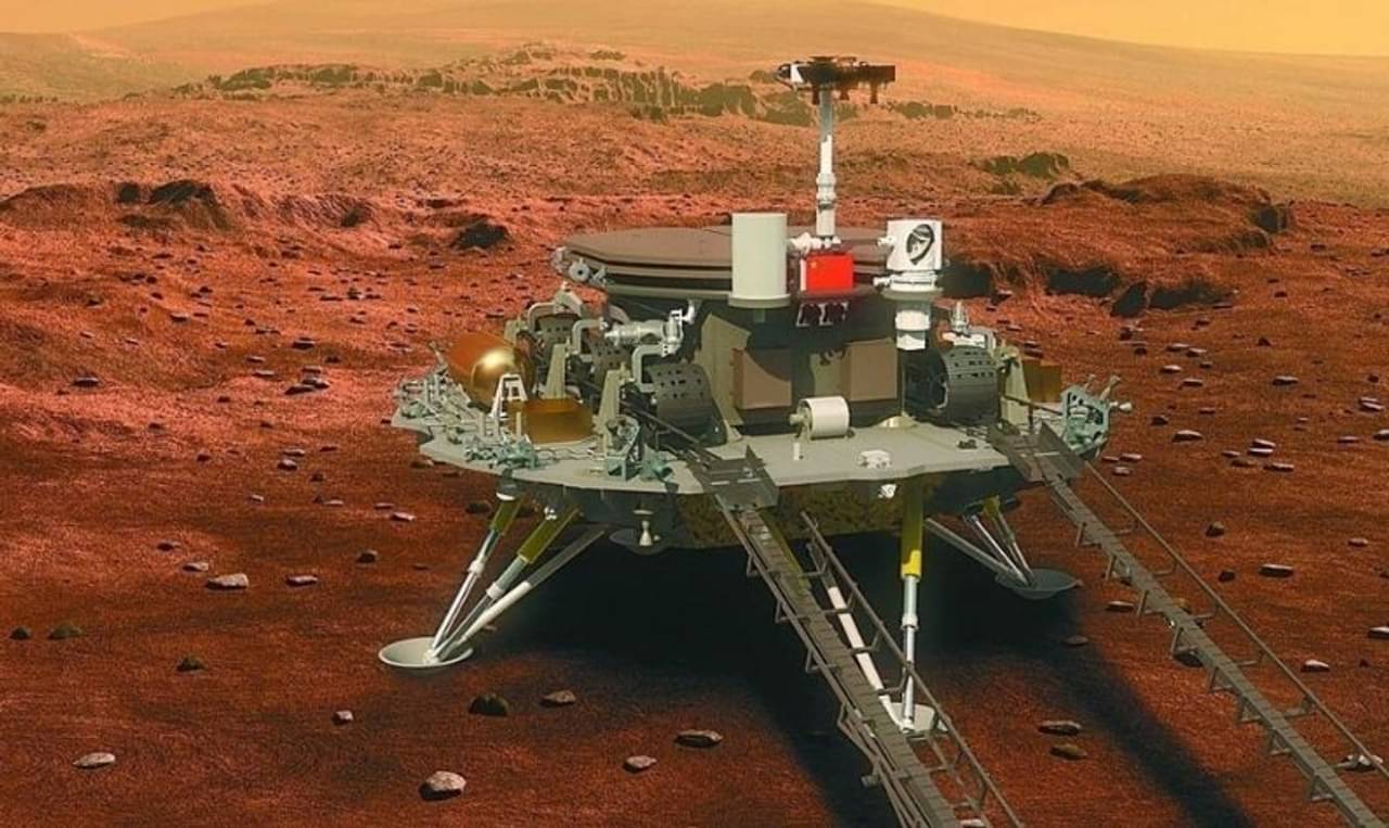 ঐতিহাসিক ঘটনা! নাসার পর এবার লালগ্রহের মাটিতে পা রাখল চিনের মহাকাশ যান