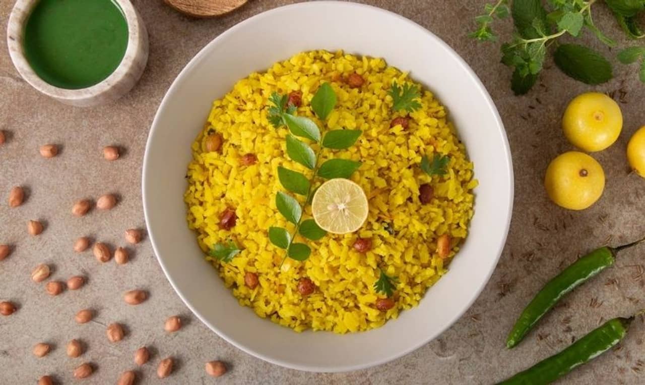 মুখের স্বাদ বদলাতে ও পেট ভরাতে ব্রেকফাস্টে খান কেটো পোহা!