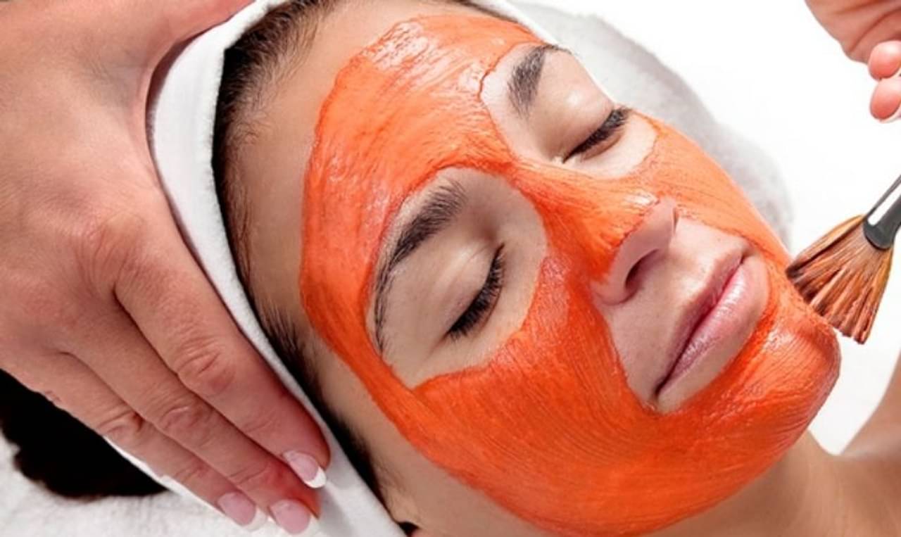 শুষ্ক-রুক্ষ ত্বকের জন্য ঘরোয়া উপায়ে ব্যবহার করুন সুপারস্টার কুমড়োর ফেস মাস্ক!