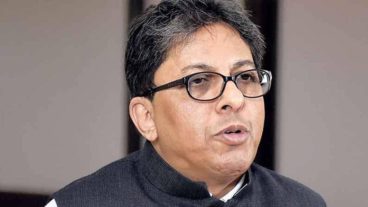 নতুন ভূমিকায় আলাপন বন্দ্যোপাধ্যায়! মুখ্যমন্ত্রীর মুখ্য উপদেষ্টা হিসাবে কত বেতন পাবেন তিনি? পাবেন আর কী কী সুবিধা?