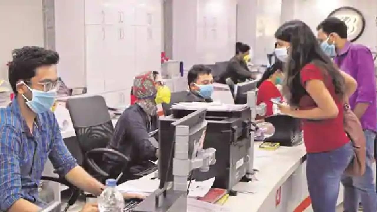 কোভিডে ইতিমধ্যেই মৃত্যু হয়েছে ১২০০ ব্যাঙ্ককর্মীর, চাঞ্চল্যকর রিপোর্ট