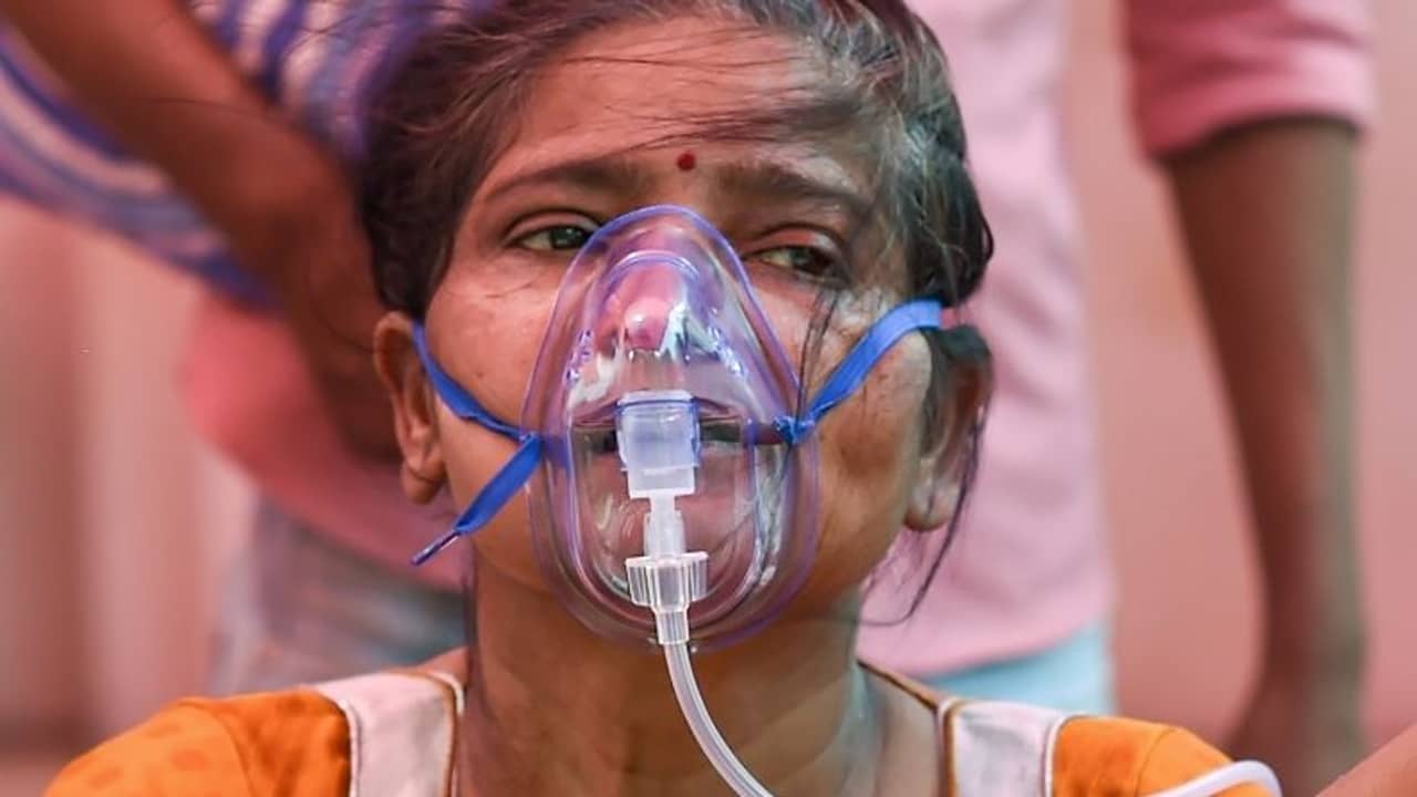 একটানা মাথা ব্যাথা! মিউকরমাইকোসিসের উপসর্গ সম্পর্কে সচেতন করলেন এইমস প্রধান