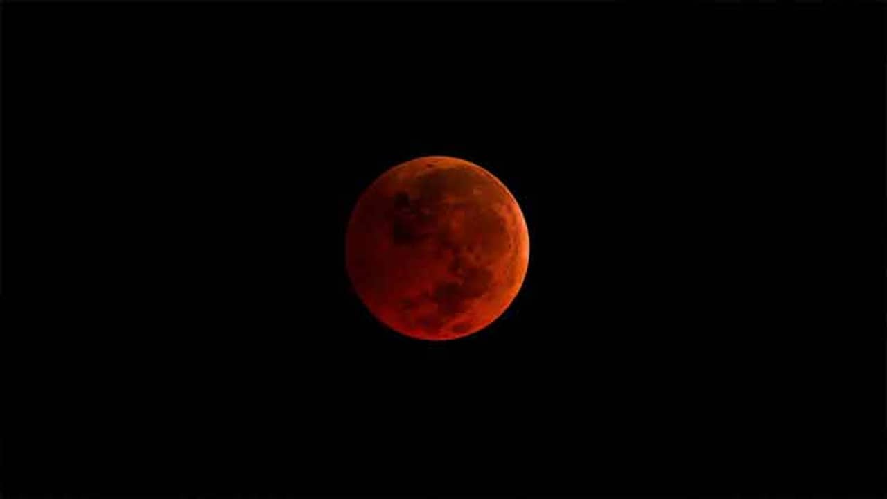 চাঁদের কাছাকাছি, আগামী ২৬ মে স্পষ্ট ভাবে সুপার মুন দেখার বন্দোবস্ত করেছে কোয়ান্টাস এয়ারলাইন্স